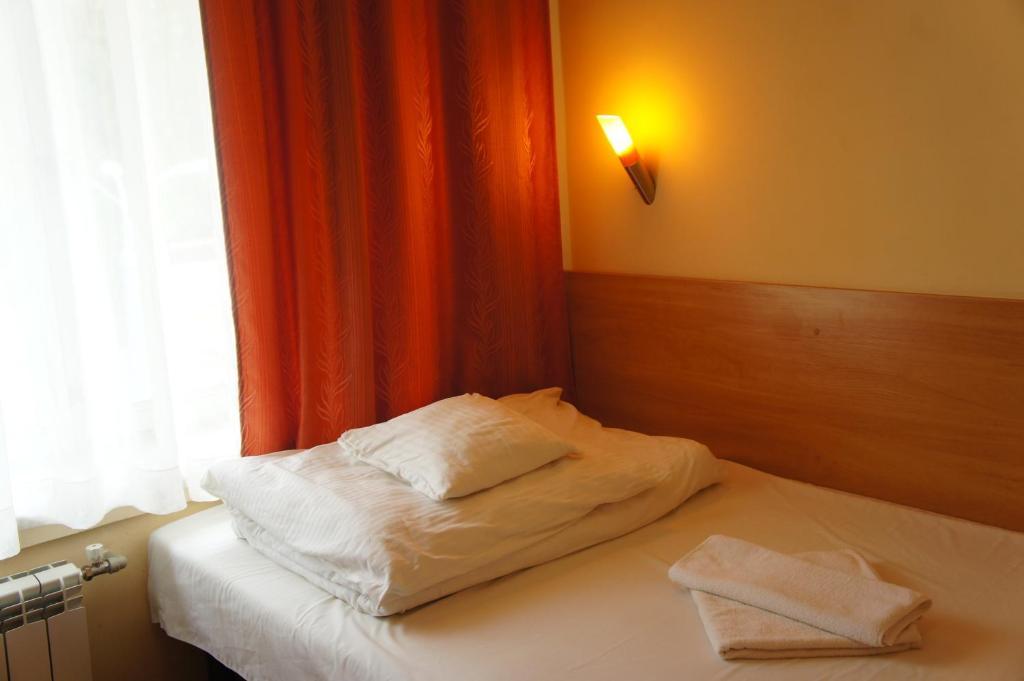 Nu Hotel *
