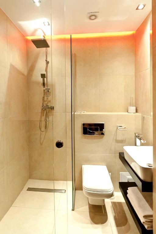 Nu Hotel *